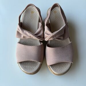 Bzees Remix It Slingback Wedge Sandal Brown Fabric Size 5